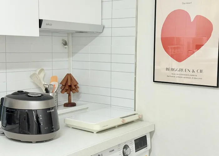Private Quiet 2room In Nonhyun- Washer&dryer Combo Included